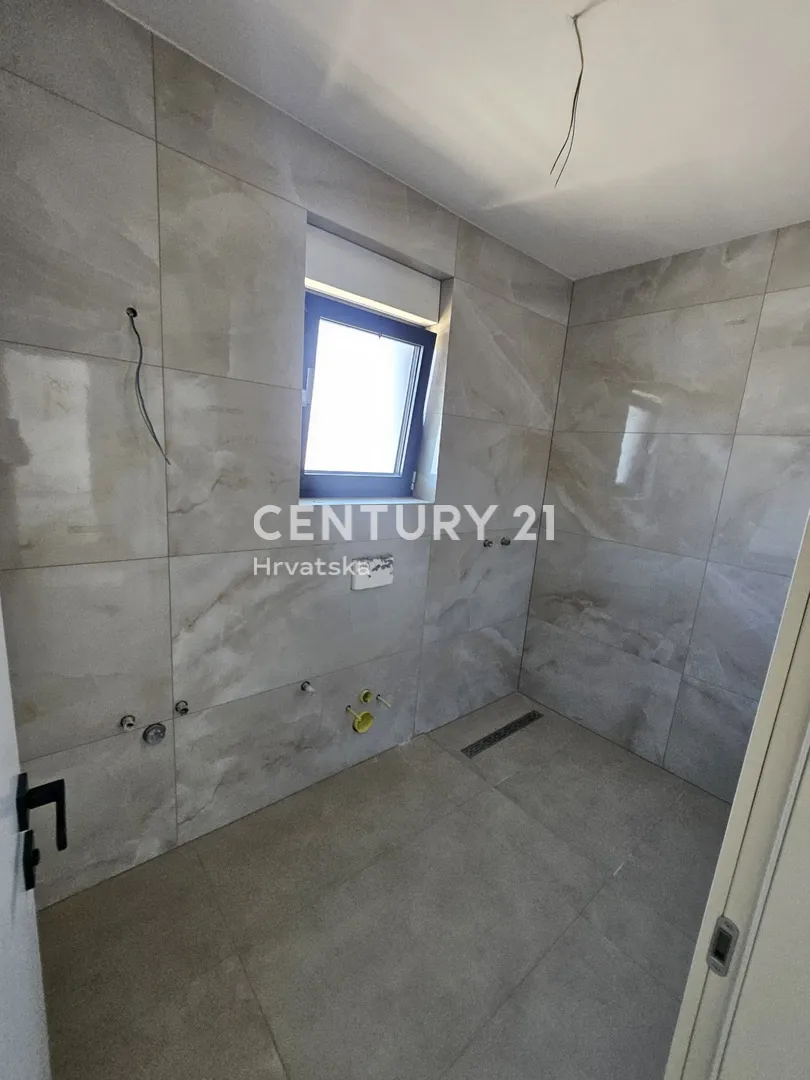 apartman na drugom katu s pogledom na more- dolac, primošten - slika 33