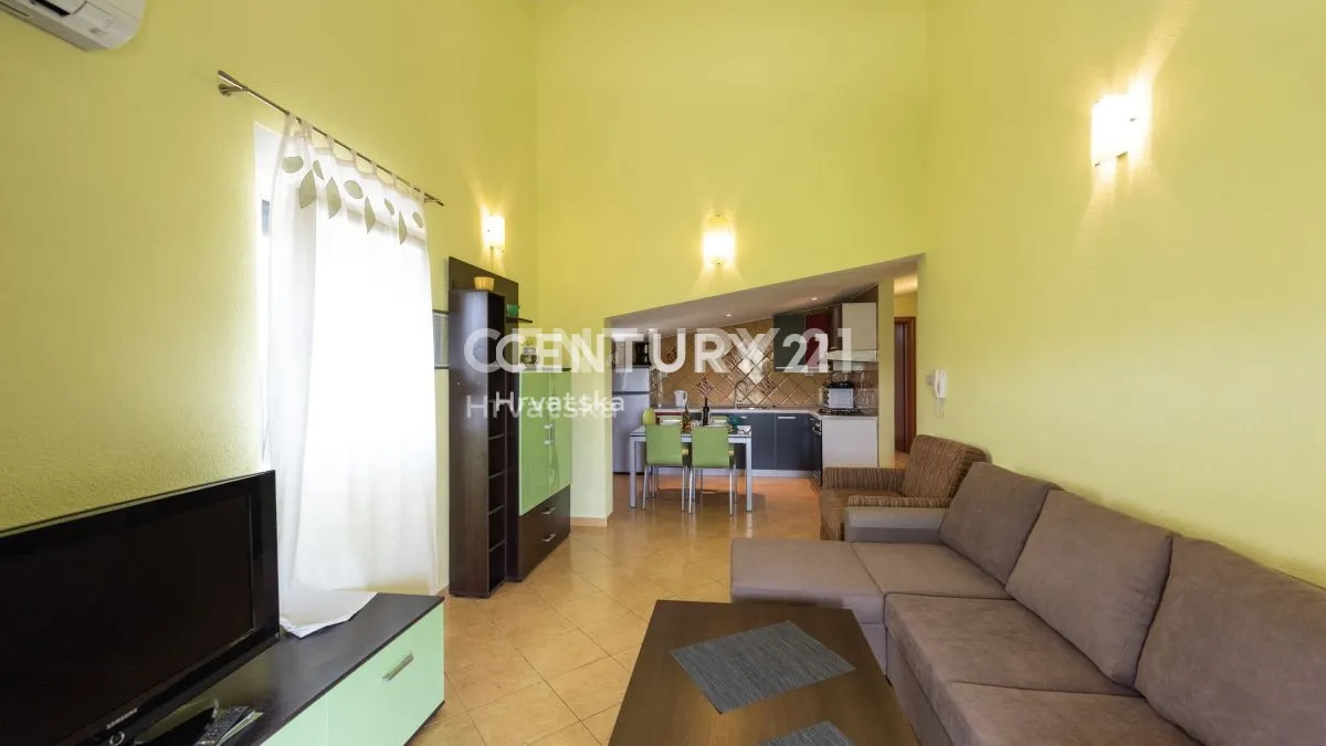 apartmanska kuća sa bazenom -vinišće-prodaja - slika 28