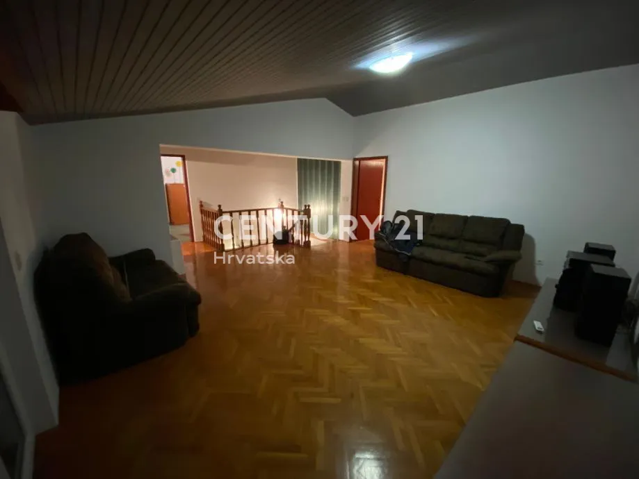 sveti lovreč, perini, poreč – istra | dvojna katnica 290 m² + terasa, balkon, bazen | potpuno namještena | renovirana 2024. - slika 11