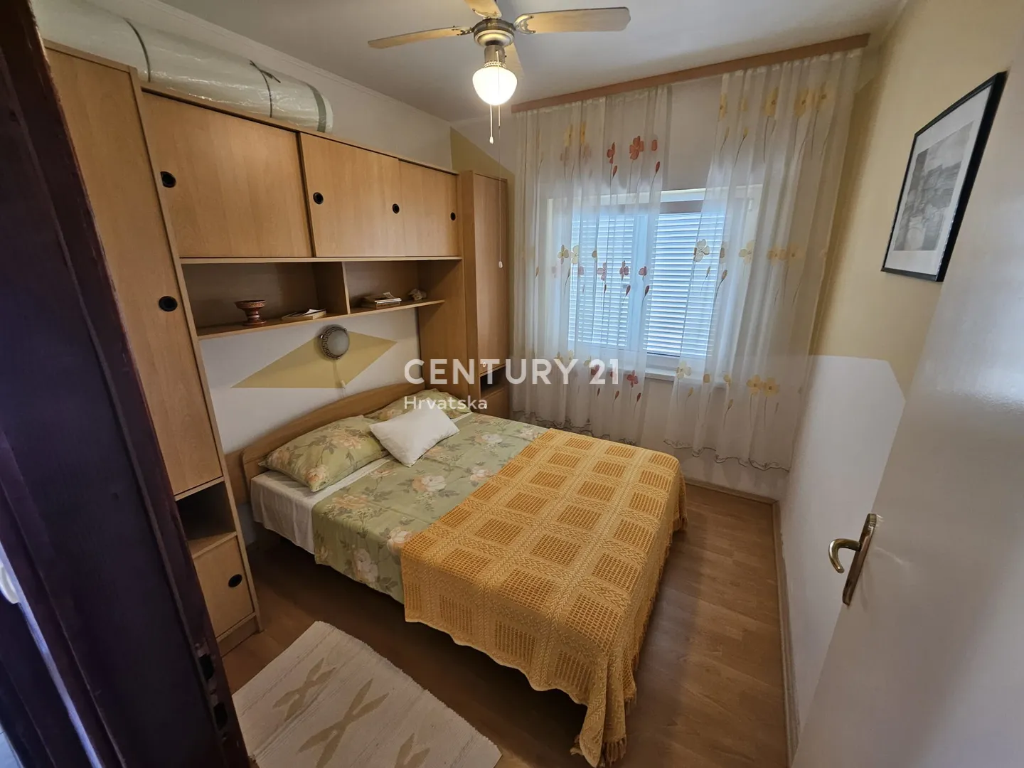prodaja kuća u centru vodica (5 apartmana) – 278 m² - slika 34