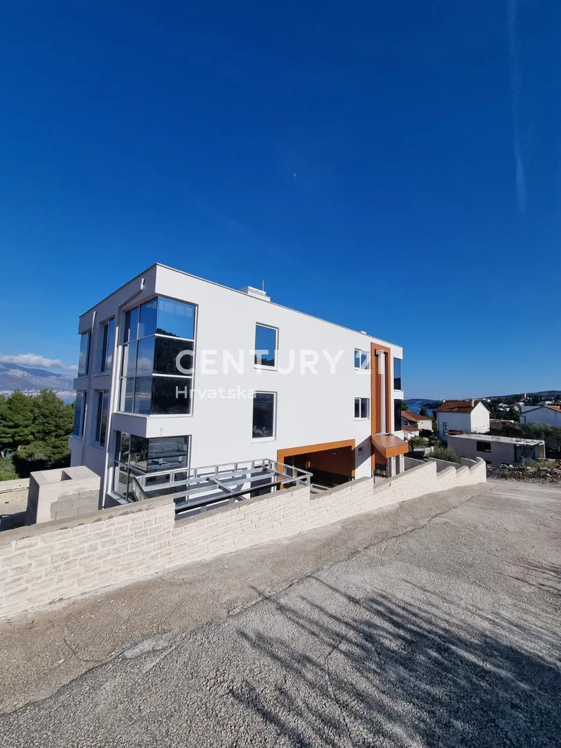 luksuzna roh bau kuća s 3 stana u blizini mora - slika 5