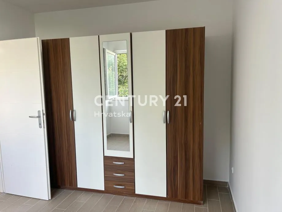 palit (otok rab) – vila palit | dvosobni apartman 52 m² + lođa 9 m² | prizemlje | 2011. god. | energetski razred a - slika 8