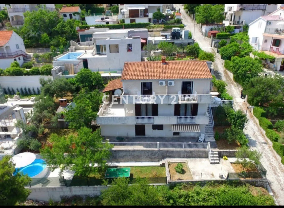 kuća s pogledom na more u okrugu donjem, svega 70 metara od mora - slika 3