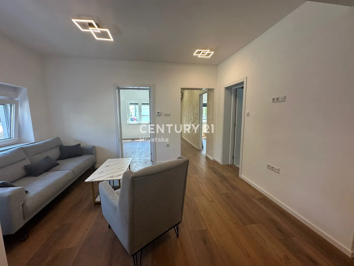 višestambena kuća sa 4 odvojena stana 263 m² , gornja dubrava (trnovčica) - slika 2