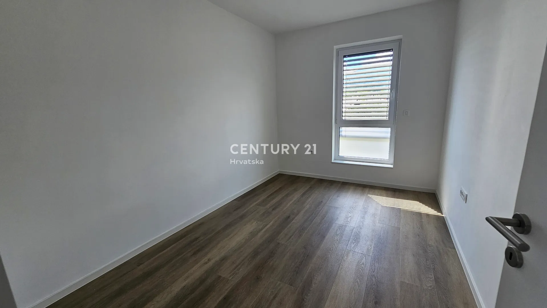 ivanec – centar | dvosobni stan 48,33 m² + lođa 8,30 m² | 1. kat | novogradnja | ključ u ruke | pogled na ivanščicu - slika 18