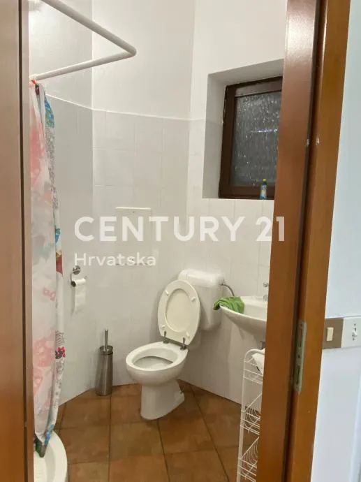 sveti lovreč, perini, poreč – istra | dvojna katnica 290 m² + terasa, balkon, bazen | potpuno namještena | renovirana 2024. - slika 26