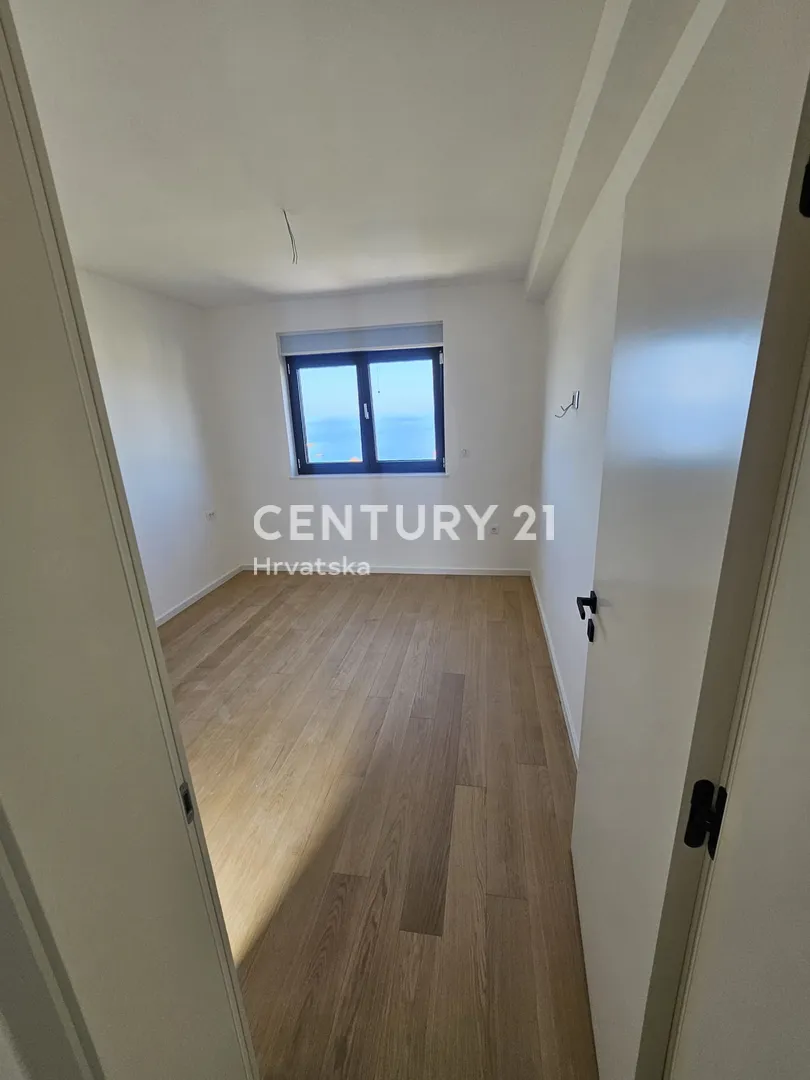 apartman na drugom katu s pogledom na more- dolac, primošten - slika 32