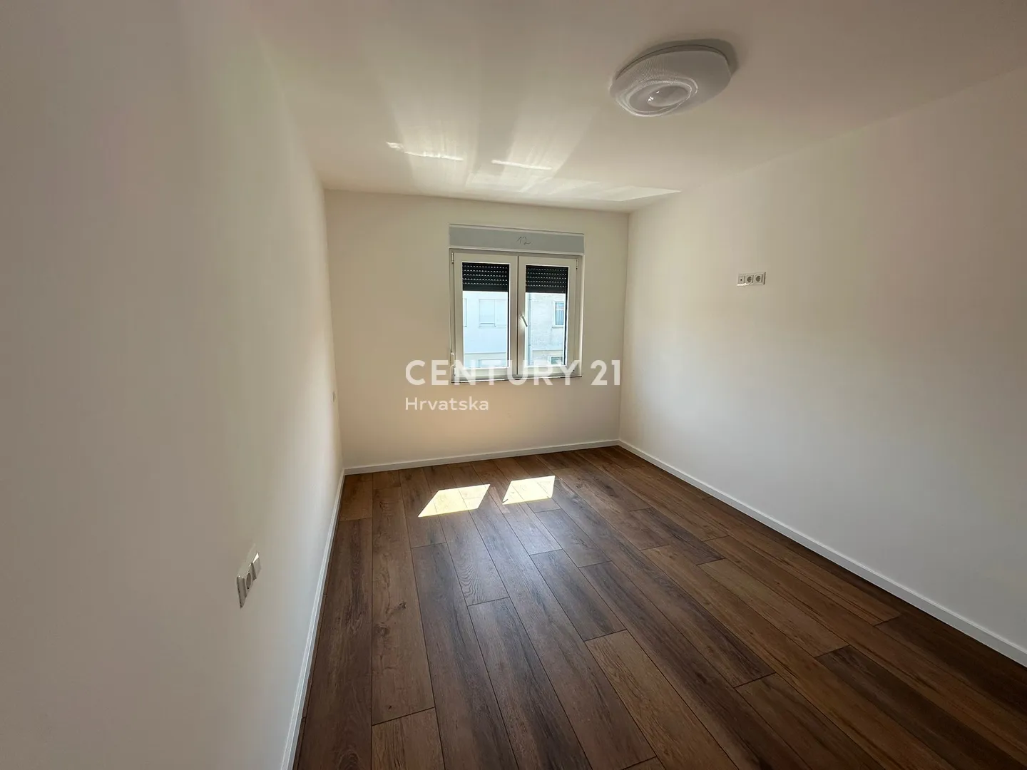 višestambena kuća sa 4 odvojena stana 263 m² , gornja dubrava (trnovčica) - slika 21
