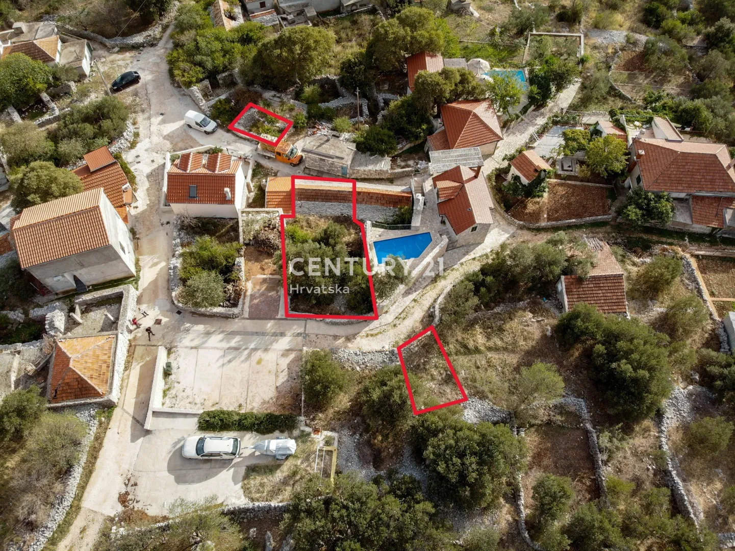 stara kamena kuća s dvorištem i zemljištem – vinišće - slika 2