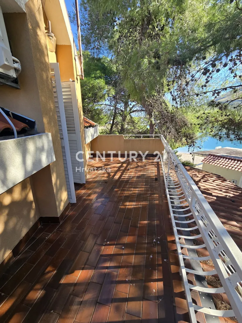 kuća prvi red do mora | 2 apartmana | 400 m² čestica | vez za brod - slika 8
