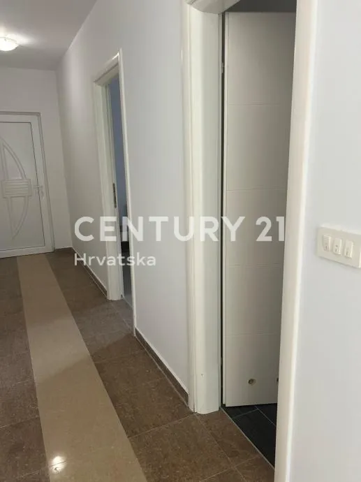 palit (otok rab) – vila palit | dvosobni apartman 52 m² + lođa 9 m² | prizemlje | 2011. god. | energetski razred a - slika 6