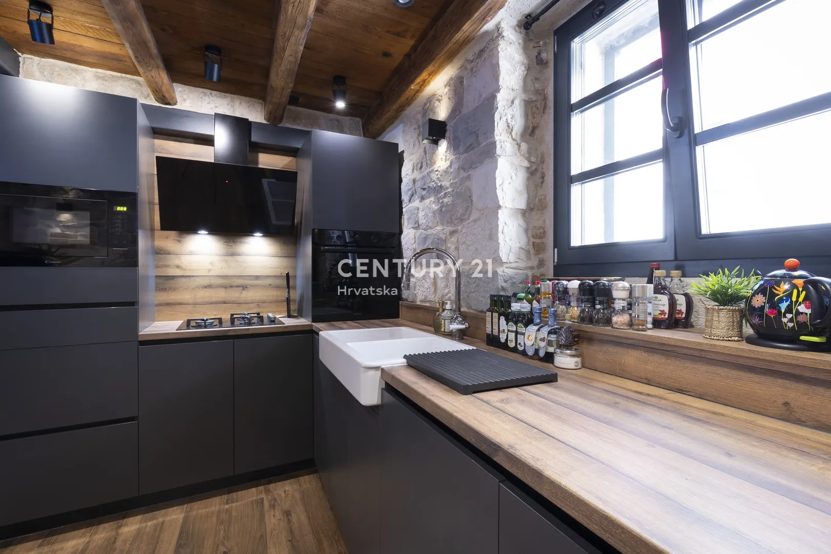 luksuzni, dvoetažni apartman -kaštel stari, 50 m od mora - slika 50