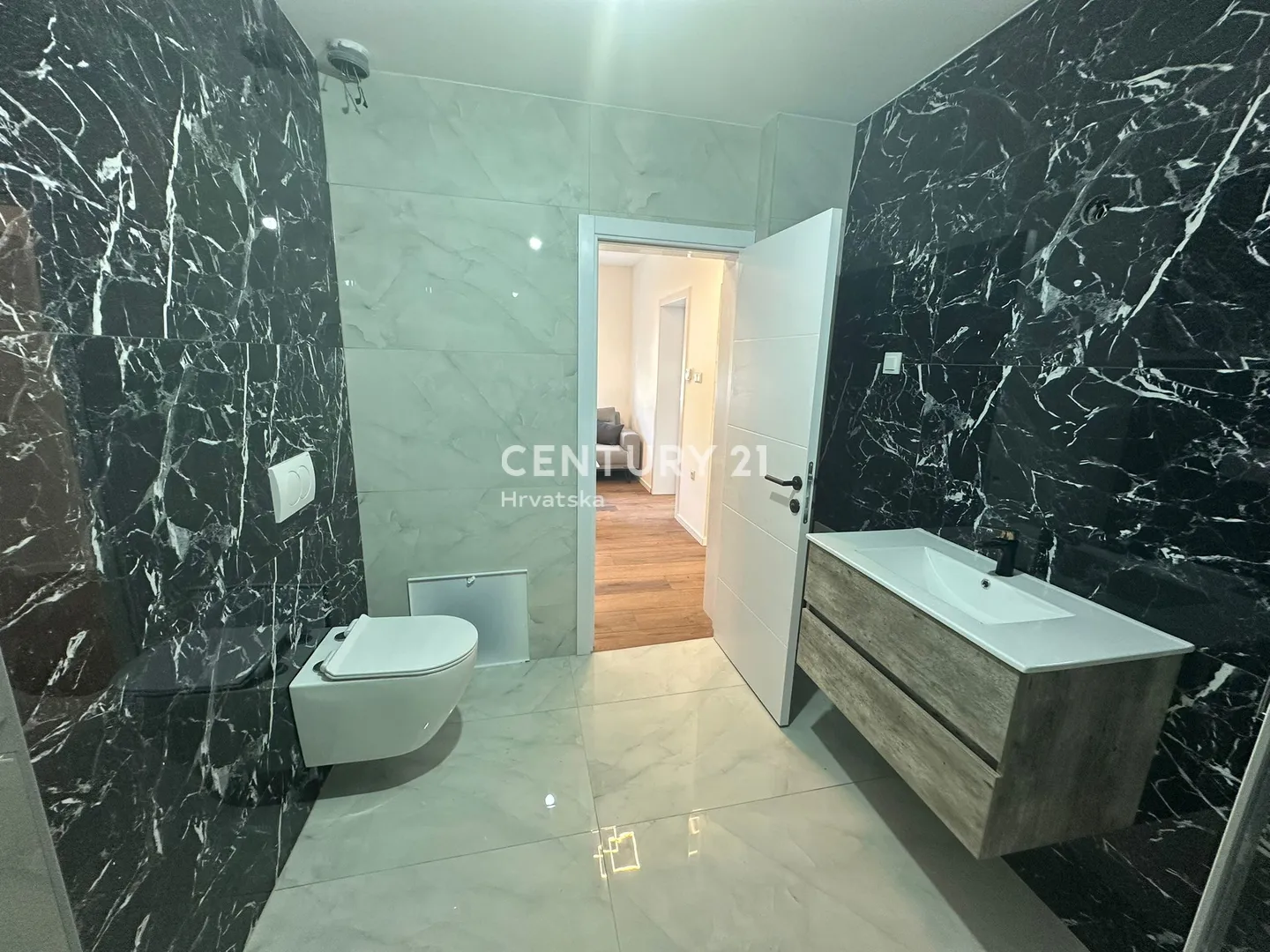 višestambena kuća sa 4 odvojena stana 263 m² , gornja dubrava (trnovčica) - slika 9