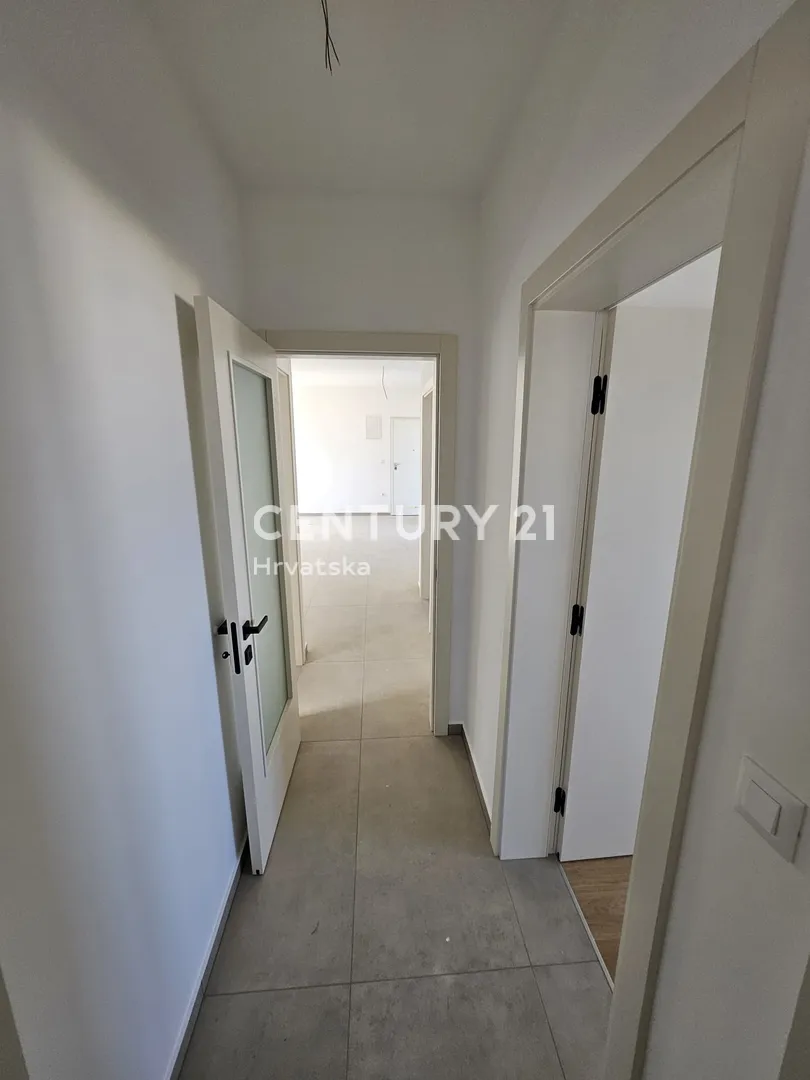 apartman na prvom katu s pogledom na more- dolac, primošten - slika 34