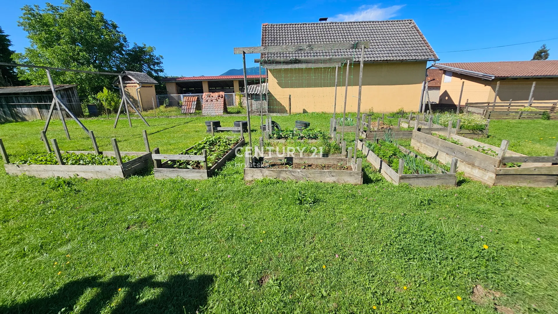 cerje nebojse | obiteljska kuća 95 m² + gospodarske zgrade | okućnica 5.112 m² | voćnjak i vrt | glavna cesta varaždin–ivanec | 55.000 € - slika 17