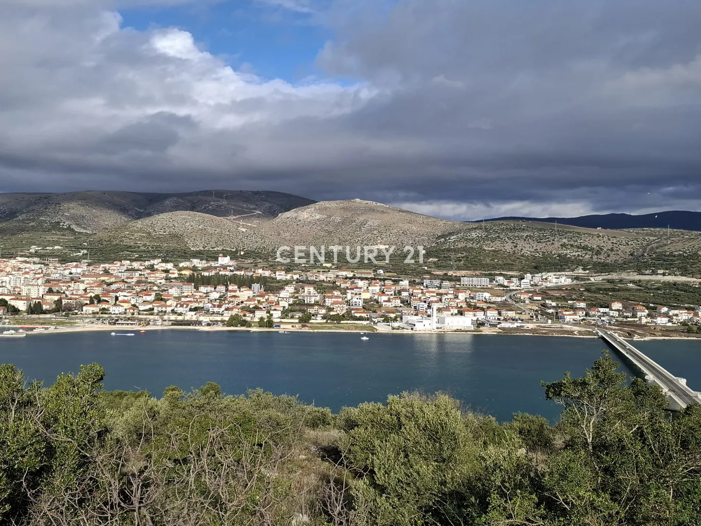 građevinsko zemljište 4700 m2 -trogir/čiovo - slika 2