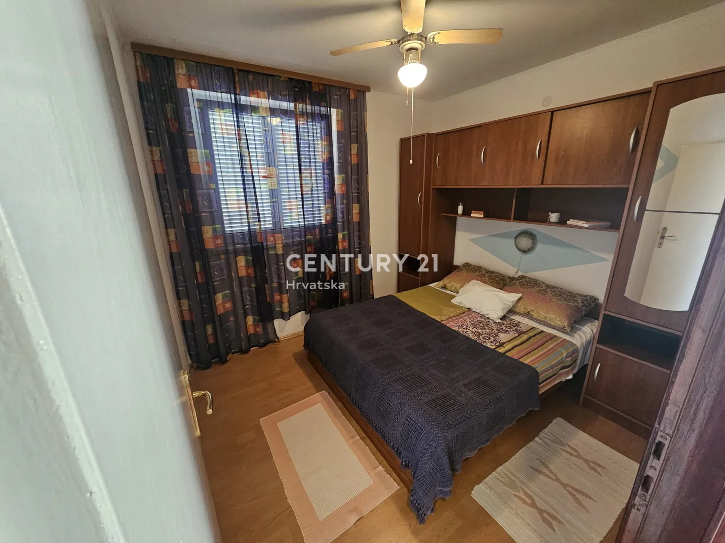 prodaja kuća u centru vodica (5 apartmana) – 278 m² - slika 39