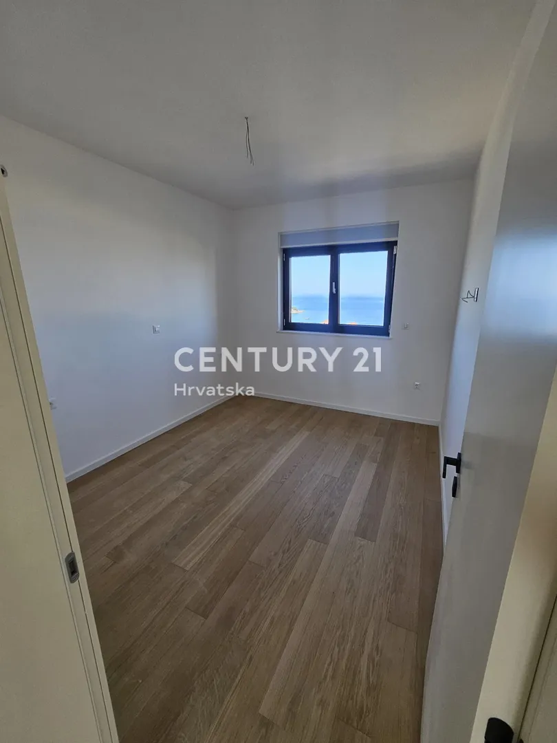 apartman na prvom katu s pogledom na more- dolac, primošten - slika 20
