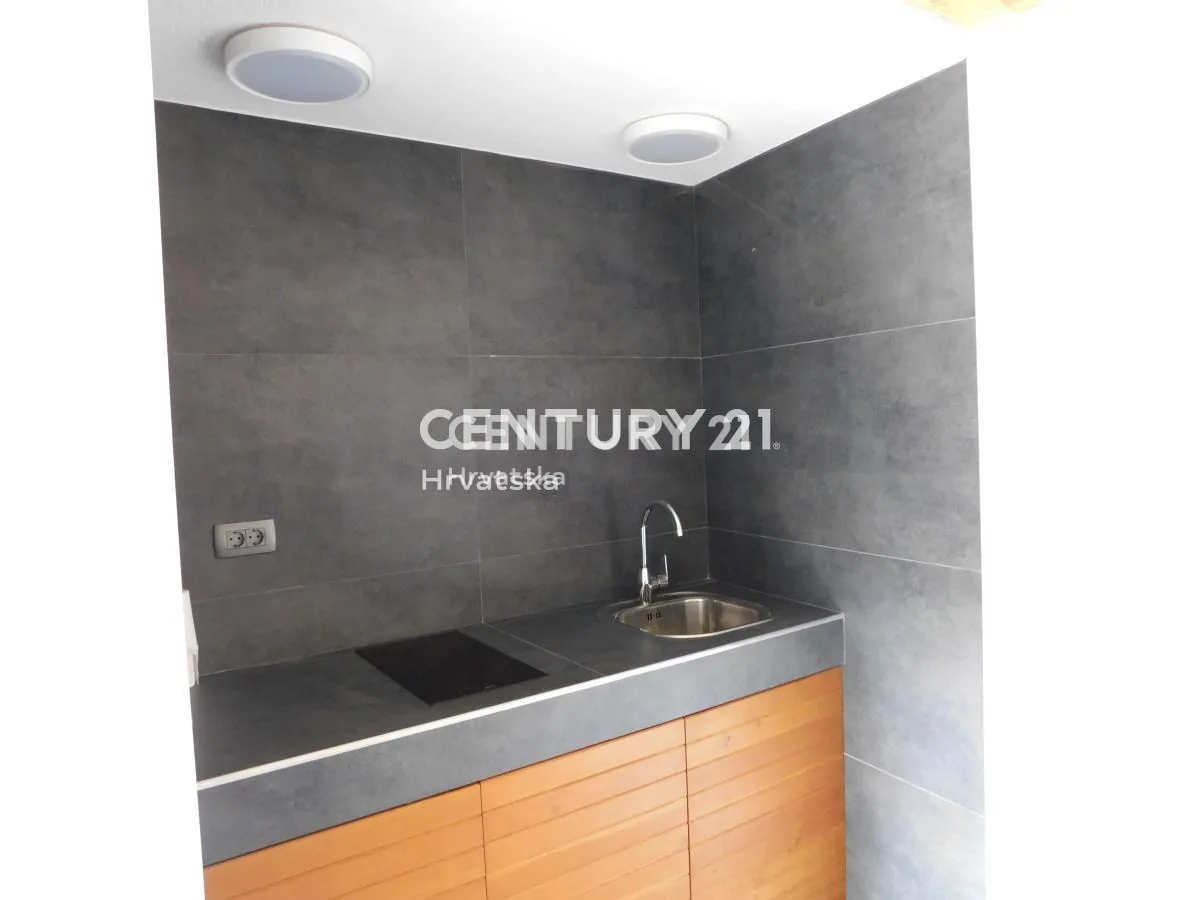 dva odvojena stana 80m2 i 75m2 vodice-350.000 eura - slika 4