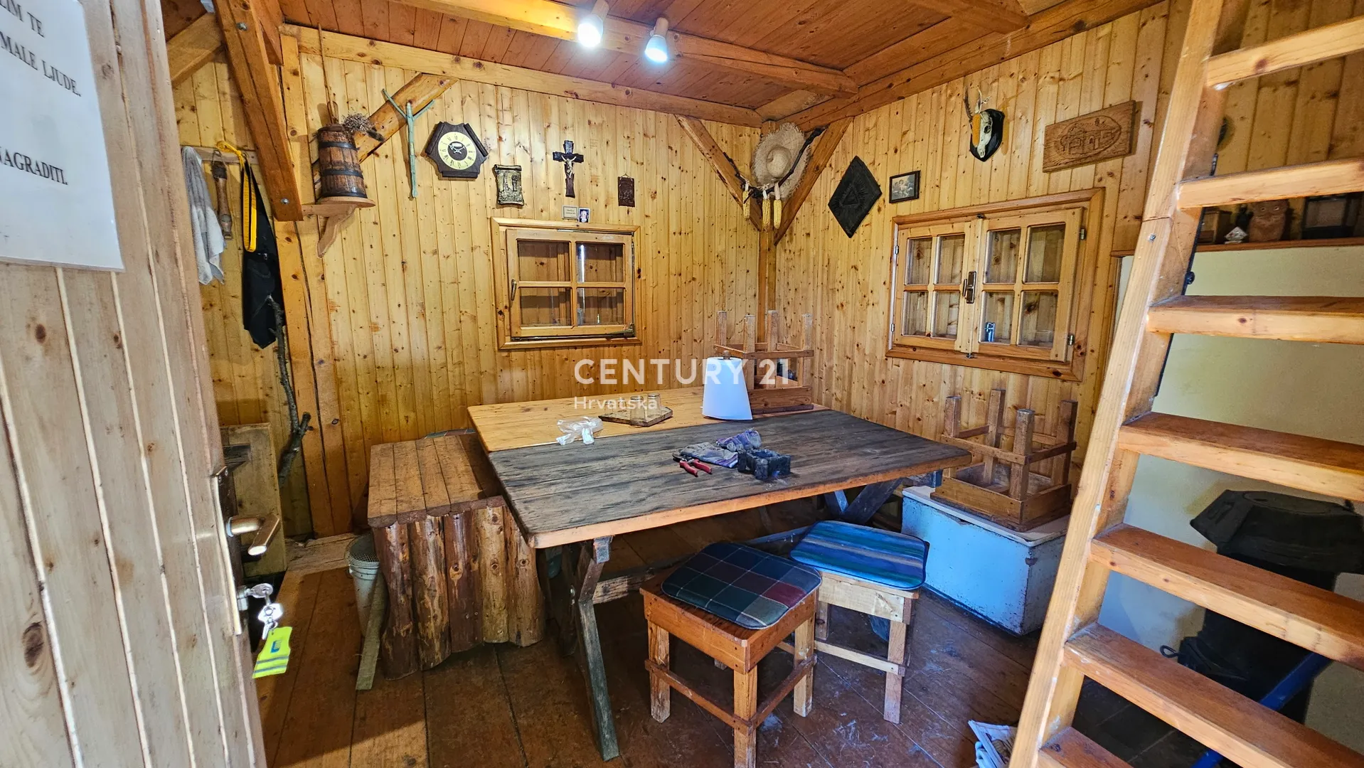 cerje nebojse | vikendica 25 m² + voćnjak | zemljište 6.647 m² | potpuno namješteno - slika 5