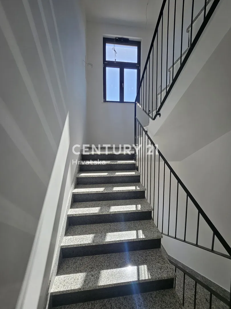 apartman na drugom katu s pogledom na more- dolac, primošten - slika 39