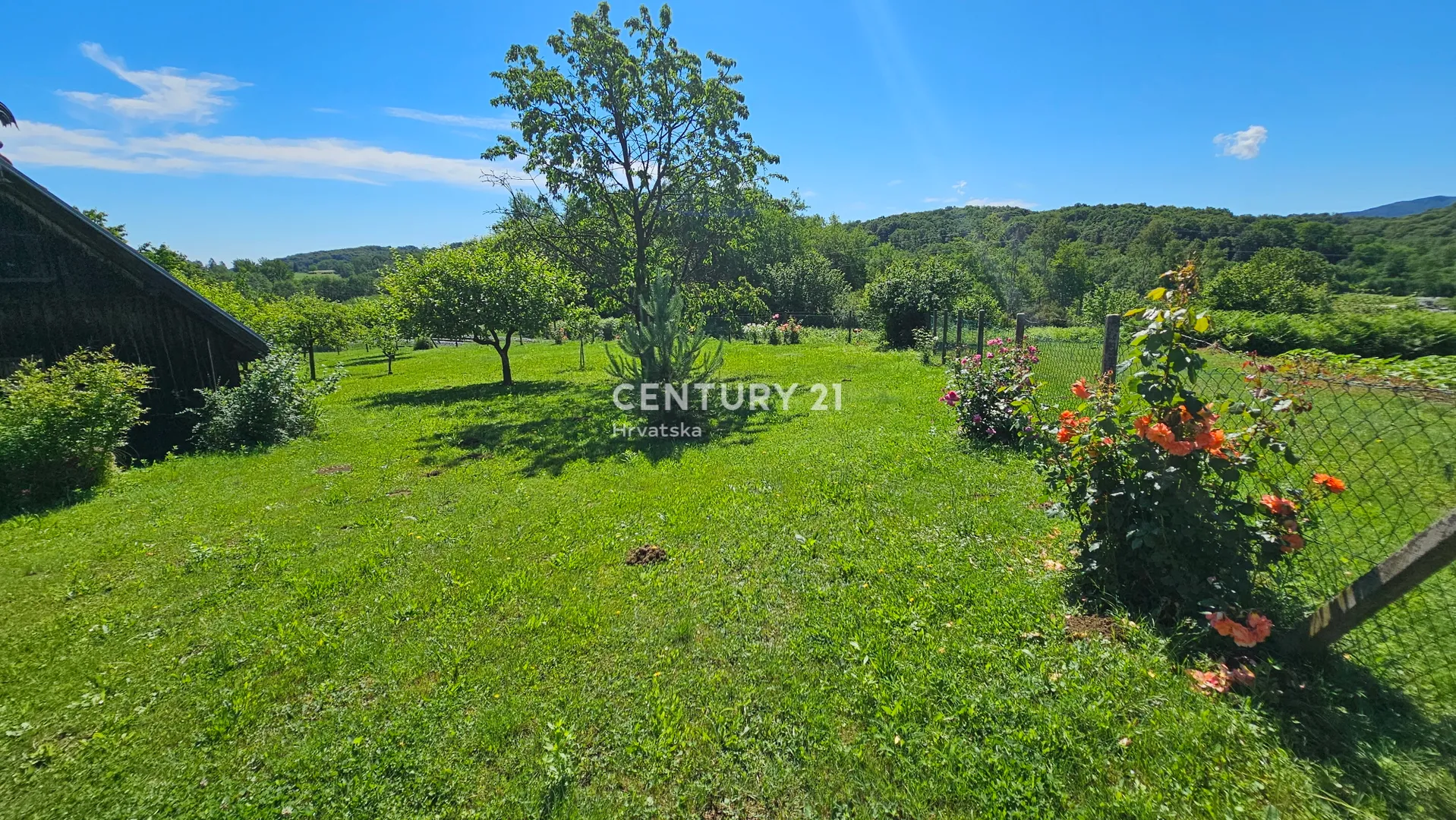 cerje nebojse | vikendica 25 m² + voćnjak | zemljište 6.647 m² | potpuno namješteno - slika 11