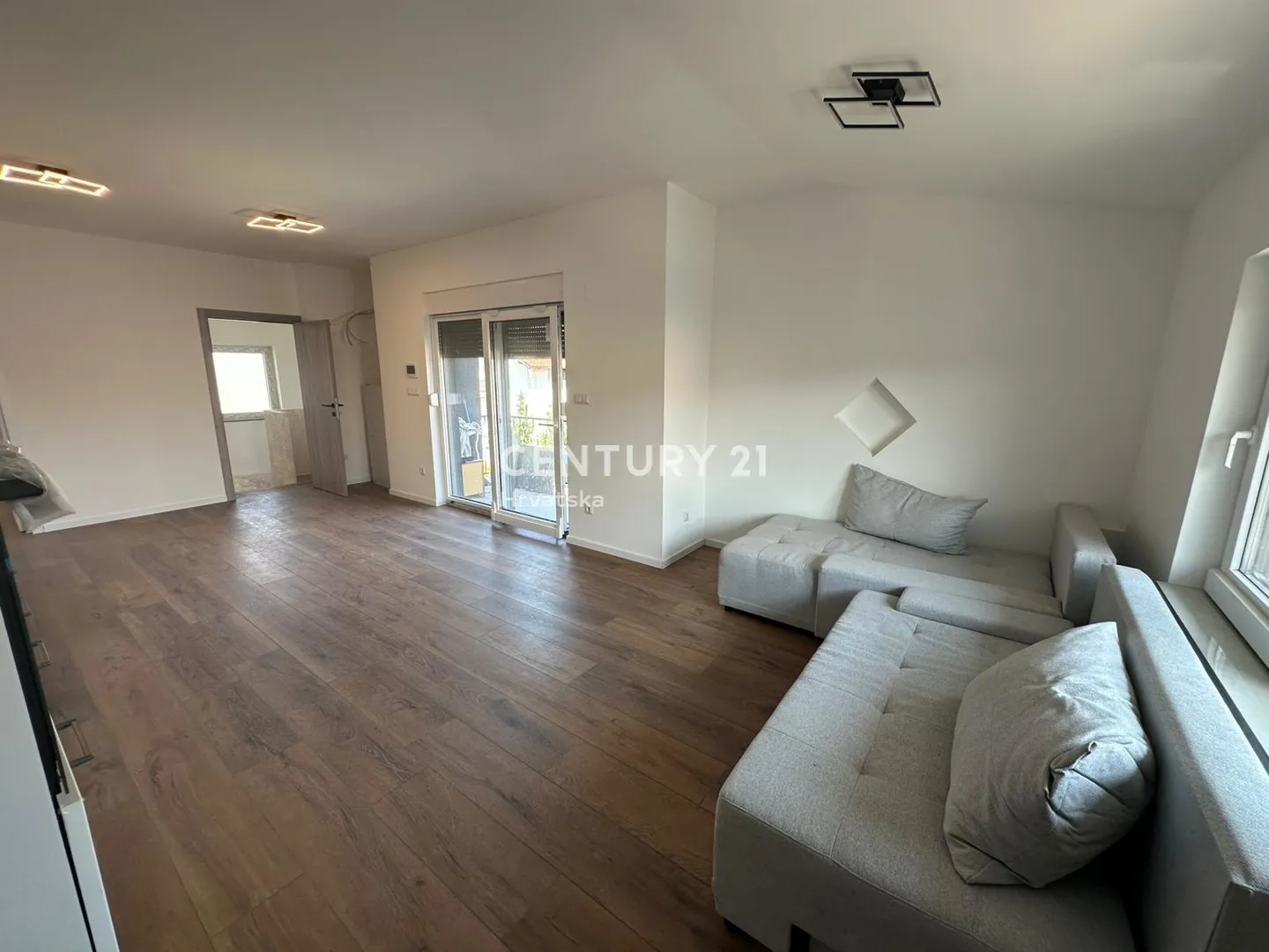 višestambena kuća sa 4 odvojena stana 263 m² , gornja dubrava (trnovčica) - slika 27