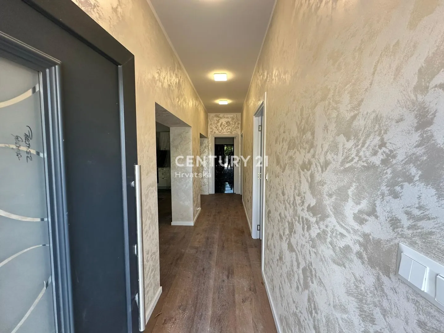 višestambena kuća sa 4 odvojena stana 263 m² , gornja dubrava (trnovčica) - slika 10