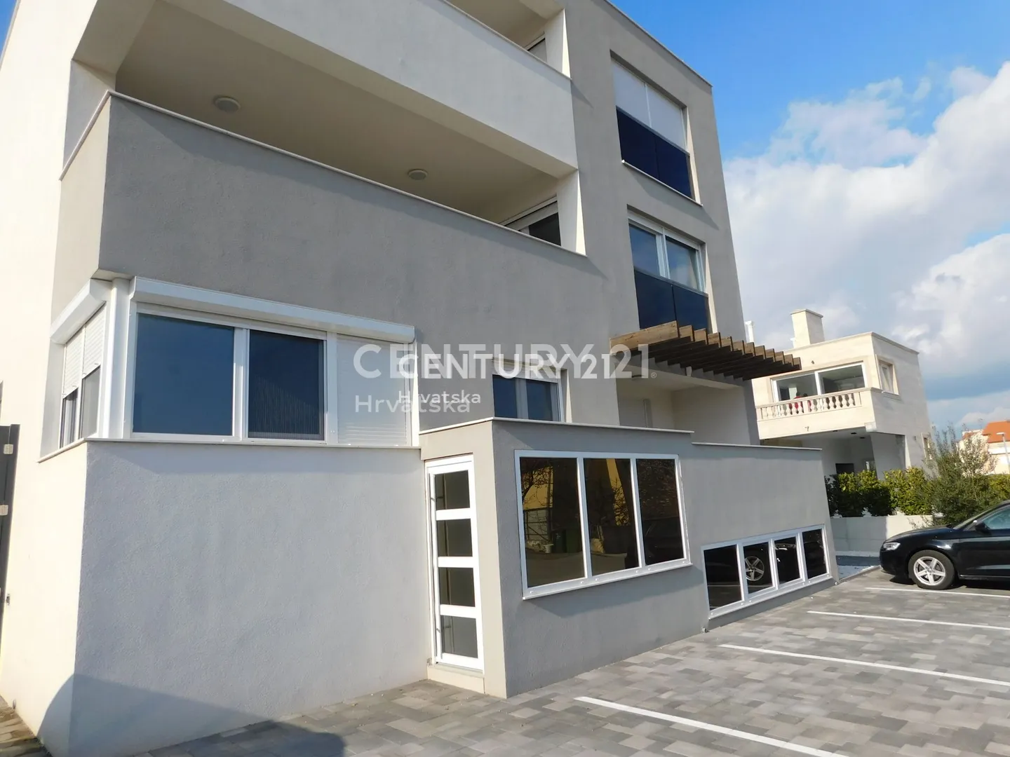 dva odvojena stana 80m2 i 75m2 vodice-350.000 eura - slika 9