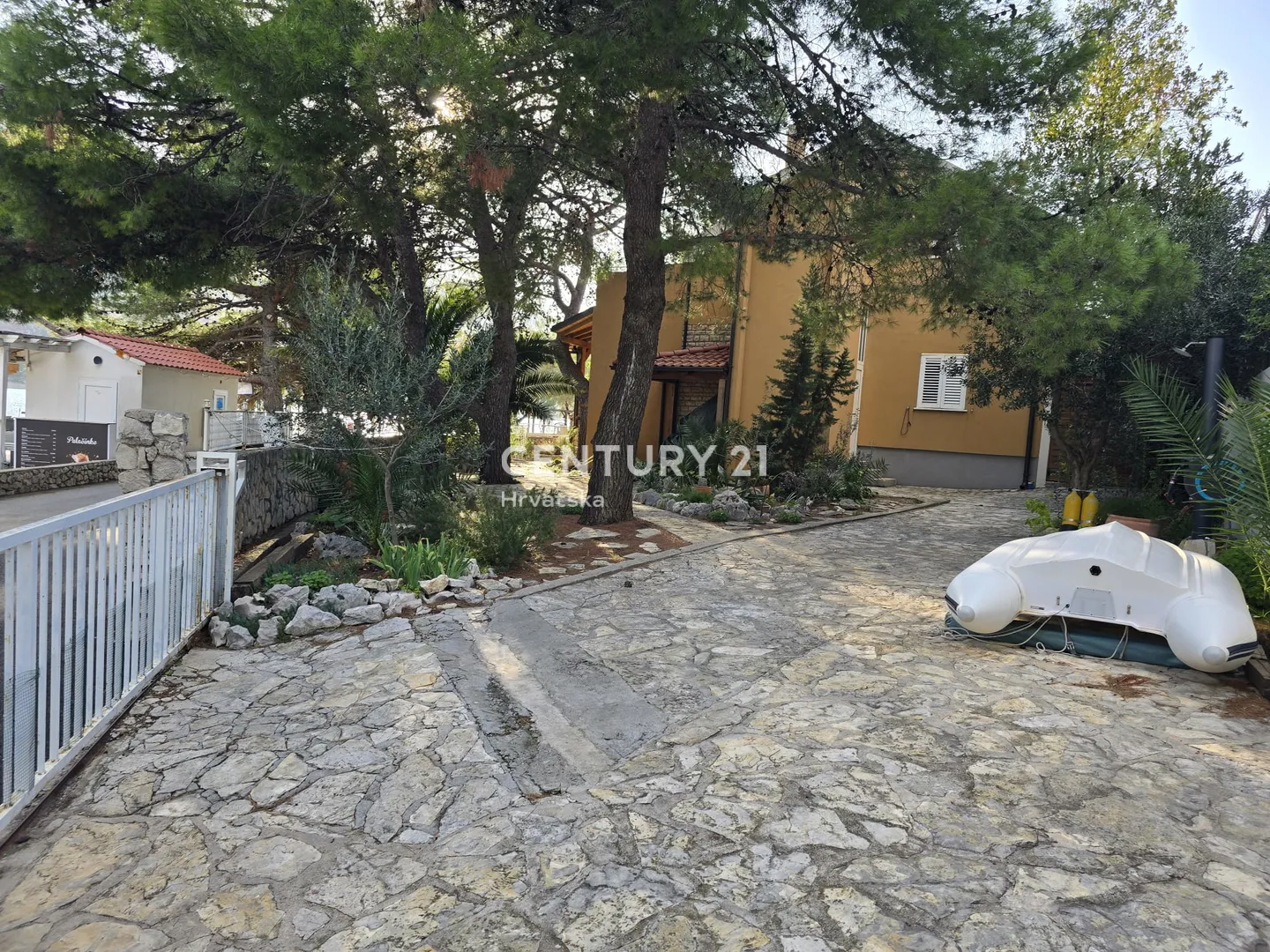 kuća prvi red do mora | 2 apartmana | 400 m² čestica | vez za brod - slika 30