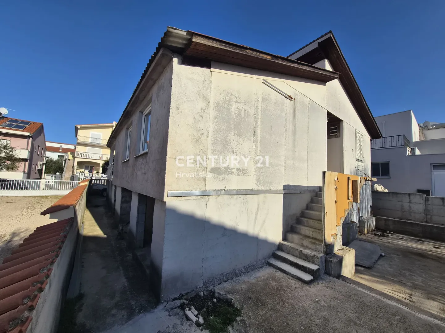 samostojeća kuća na mirnoj lokaciji – vodice, blizu plaže i centra - slika 6