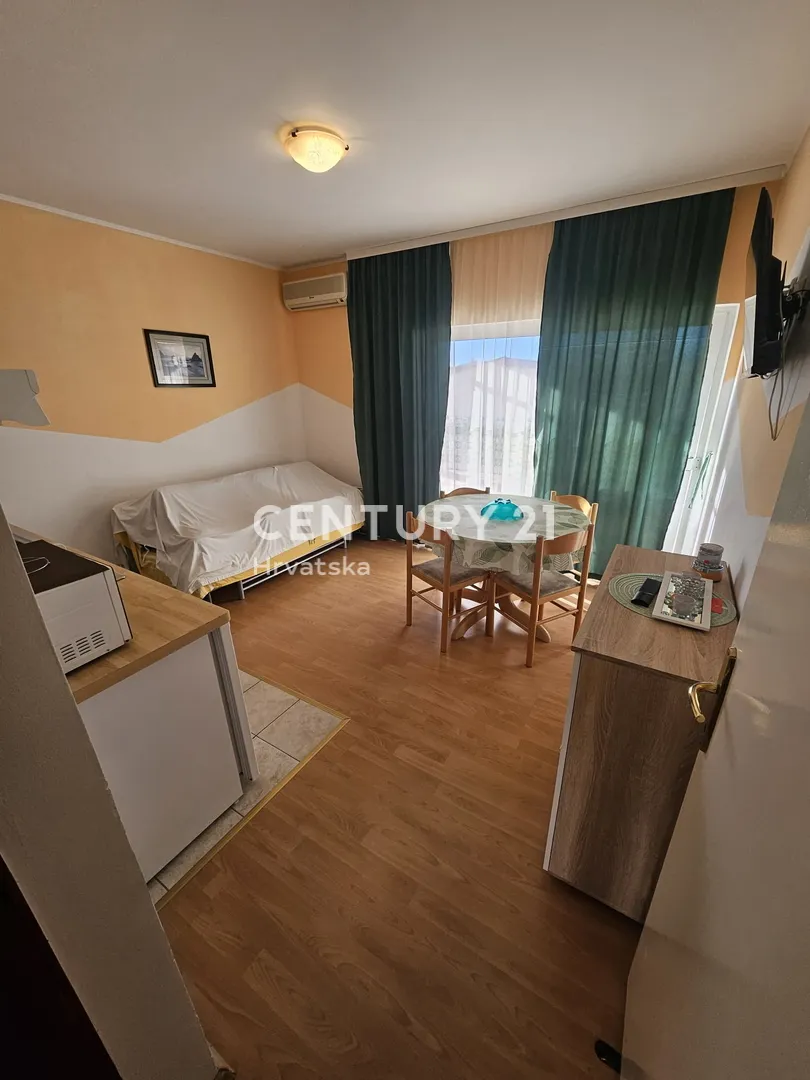 prodaja kuća u centru vodica (5 apartmana) – 278 m² - slika 35