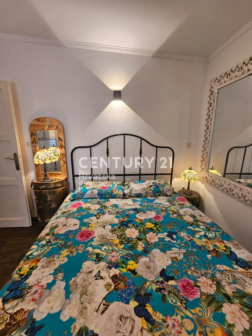 renovirana kamena kuća u nizu u centru kaštel lukšića 480.000 eur - slika 15