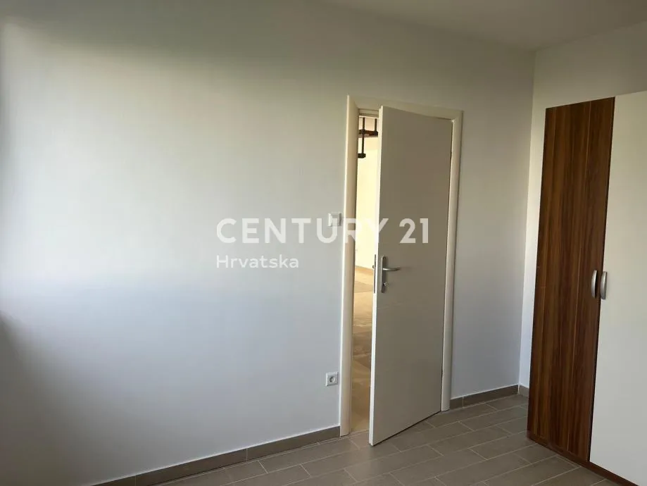 palit (otok rab) – vila palit | dvosobni apartman 52 m² + lođa 9 m² | prizemlje | 2011. god. | energetski razred a - slika 5