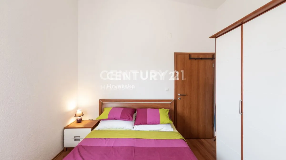 apartmanska kuća sa bazenom -vinišće-prodaja - slika 25