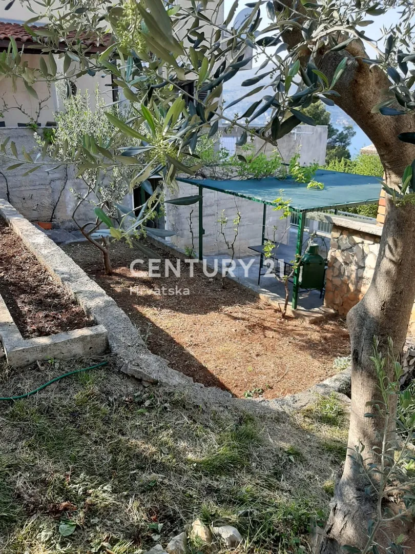 kuća s pogledom na more u okrugu donjem, svega 70 metara od mora - slika 35