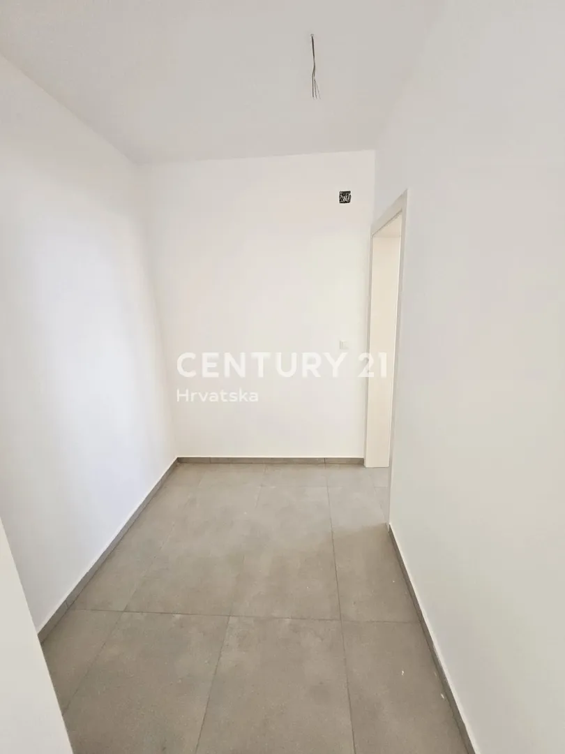 apartman na prvom katu s pogledom na more- dolac, primošten - slika 22