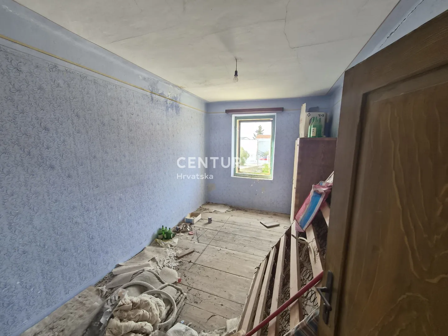 brodarica – kuća za renovaciju s okućnicom 379 m², 180 m od mora - slika 14