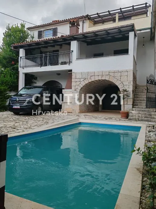 Sveti Lovreč, Perini, Poreč – Istra | Dvojna katnica 290 m² + terasa, balkon, bazen | Potpuno namještena | Renovirana 2024. - Perini, Sveti Lovreč Pazenatički