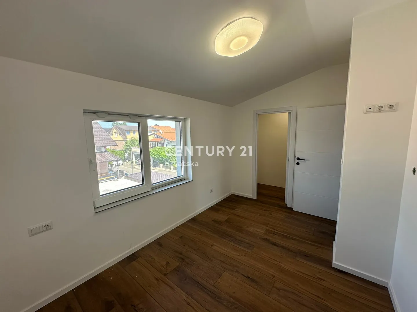 višestambena kuća sa 4 odvojena stana 263 m² , gornja dubrava (trnovčica) - slika 30