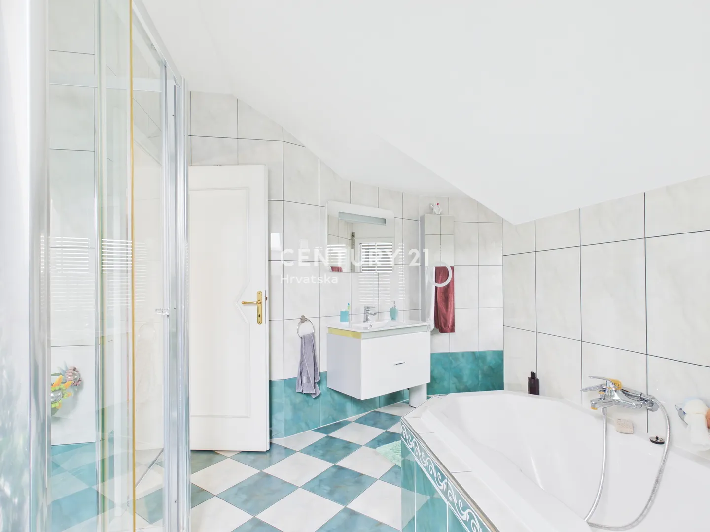 luksuzna obiteljska kuća 315 m² na prostranoj parceli od 3.276 m², novi marof, madžarevo - slika 35