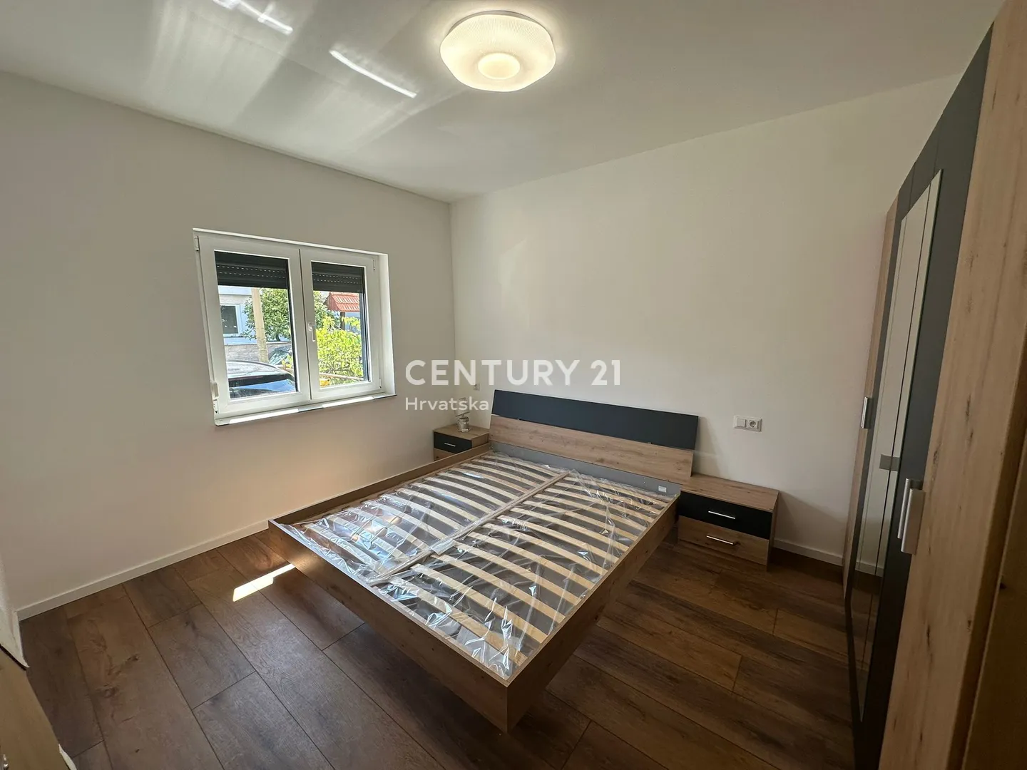 višestambena kuća sa 4 odvojena stana 263 m² , gornja dubrava (trnovčica) - slika 6