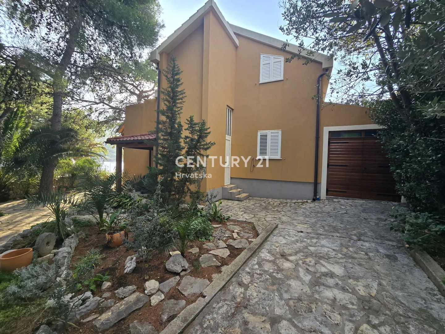 kuća prvi red do mora | 2 apartmana | 400 m² čestica | vez za brod - slika 3