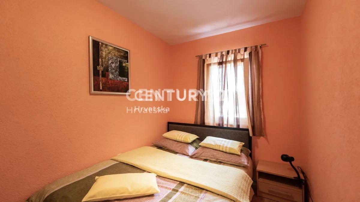 apartmanska kuća sa bazenom -vinišće-prodaja - slika 29