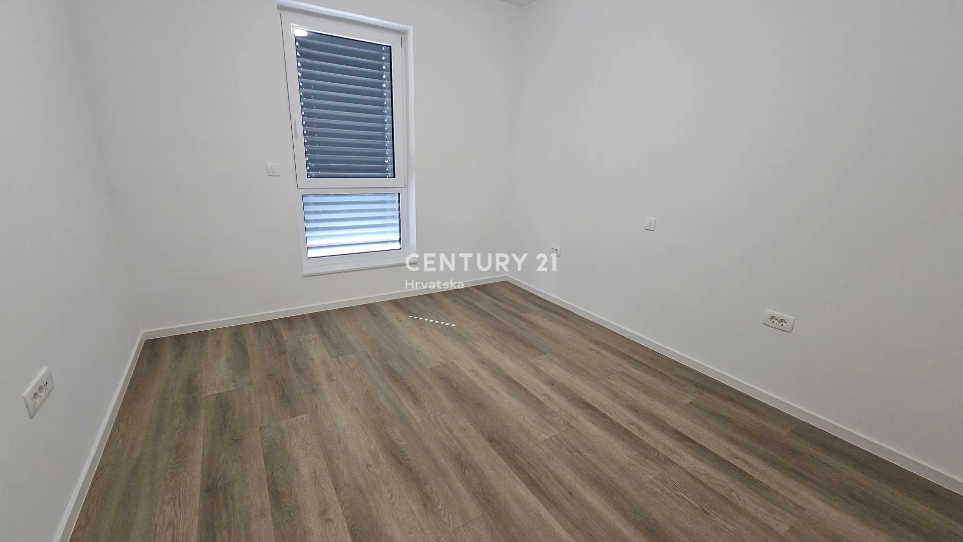 ivanec – centar | dvosobni stan 48,33 m² + lođa 8,30 m² | 1. kat | novogradnja | ključ u ruke | pogled na ivanščicu - slika 19