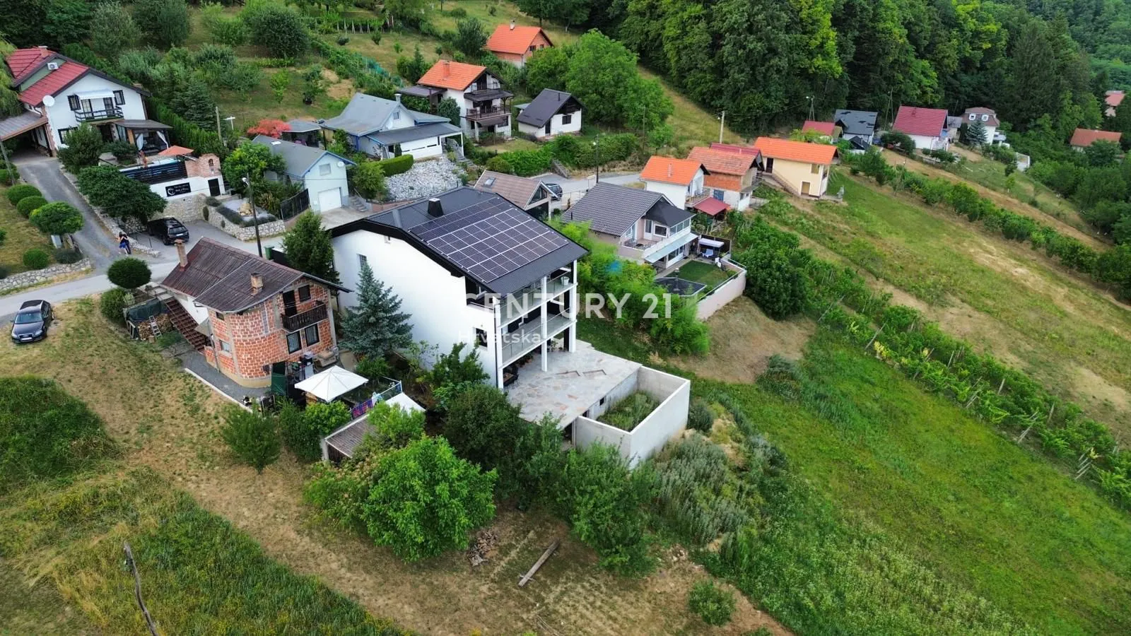 luksuzna obiteljska kuća – 560 m² na parceli od 1.135 m², topličica, novi marof - slika 3