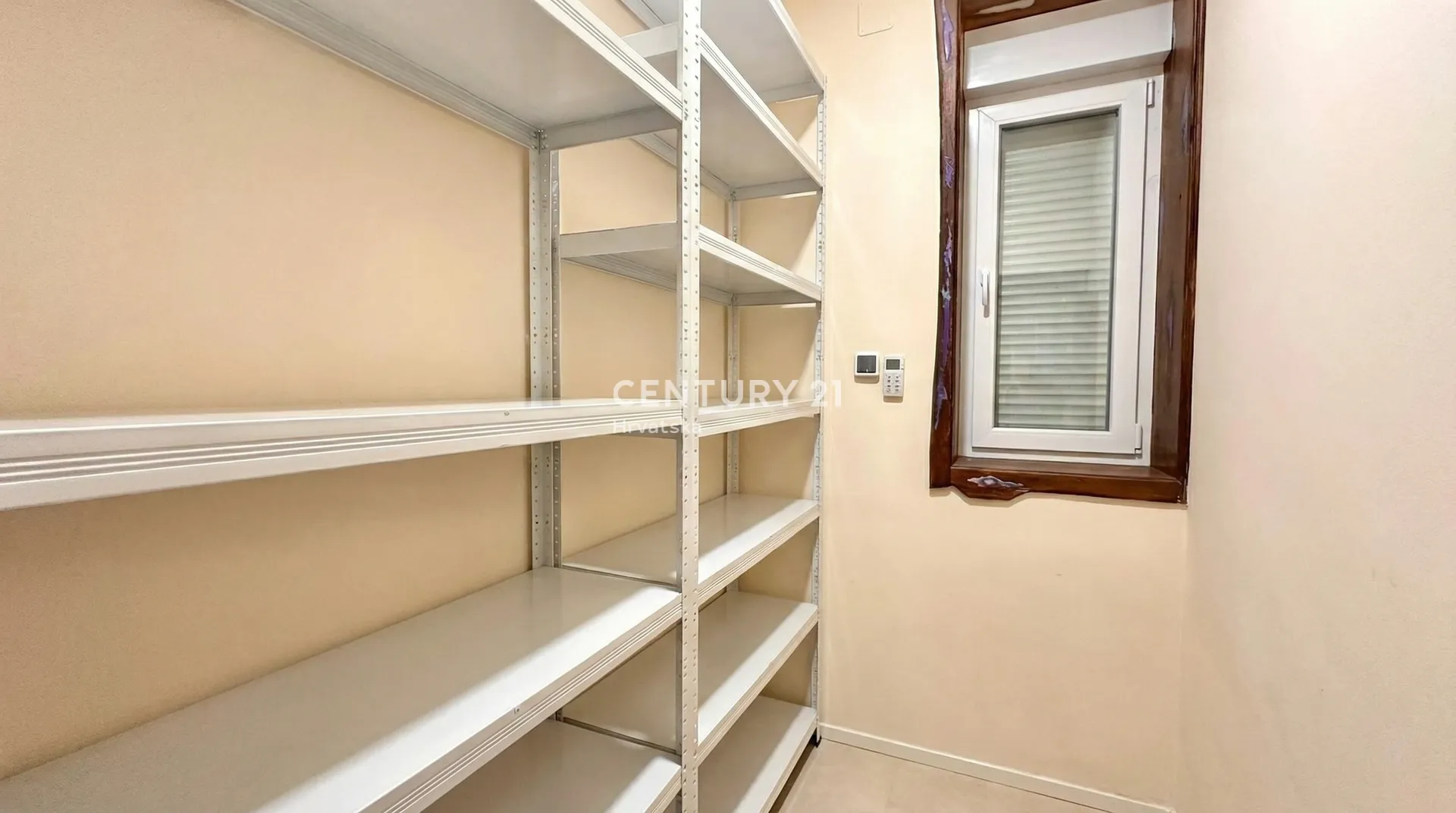 strogi centar - stan od 93m2 - parking u dvorištu - investicija - slika 16