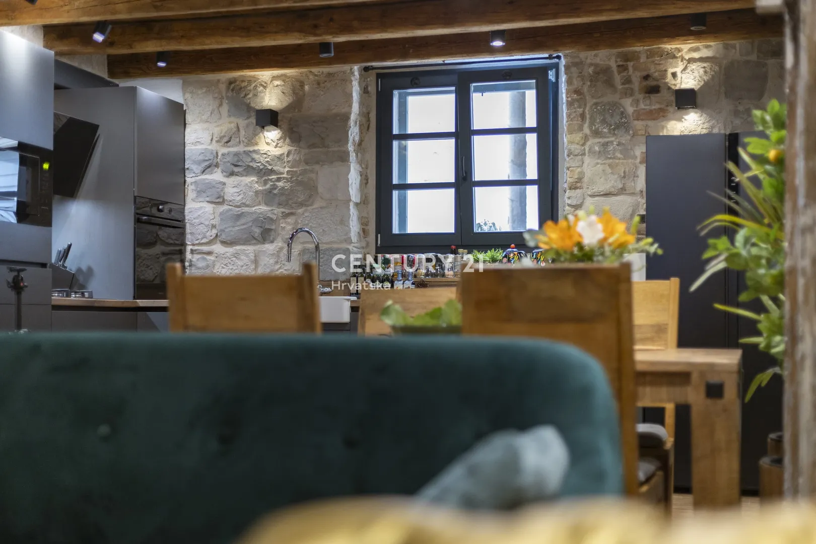 luksuzni, dvoetažni apartman -kaštel stari, 50 m od mora - slika 3