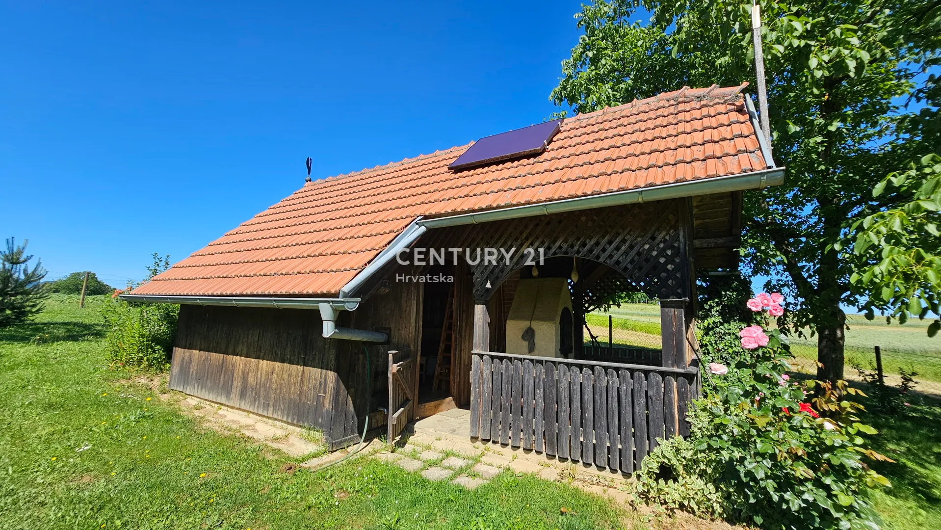 cerje nebojse | vikendica 25 m² + voćnjak | zemljište 6.647 m² | potpuno namješteno - slika 1