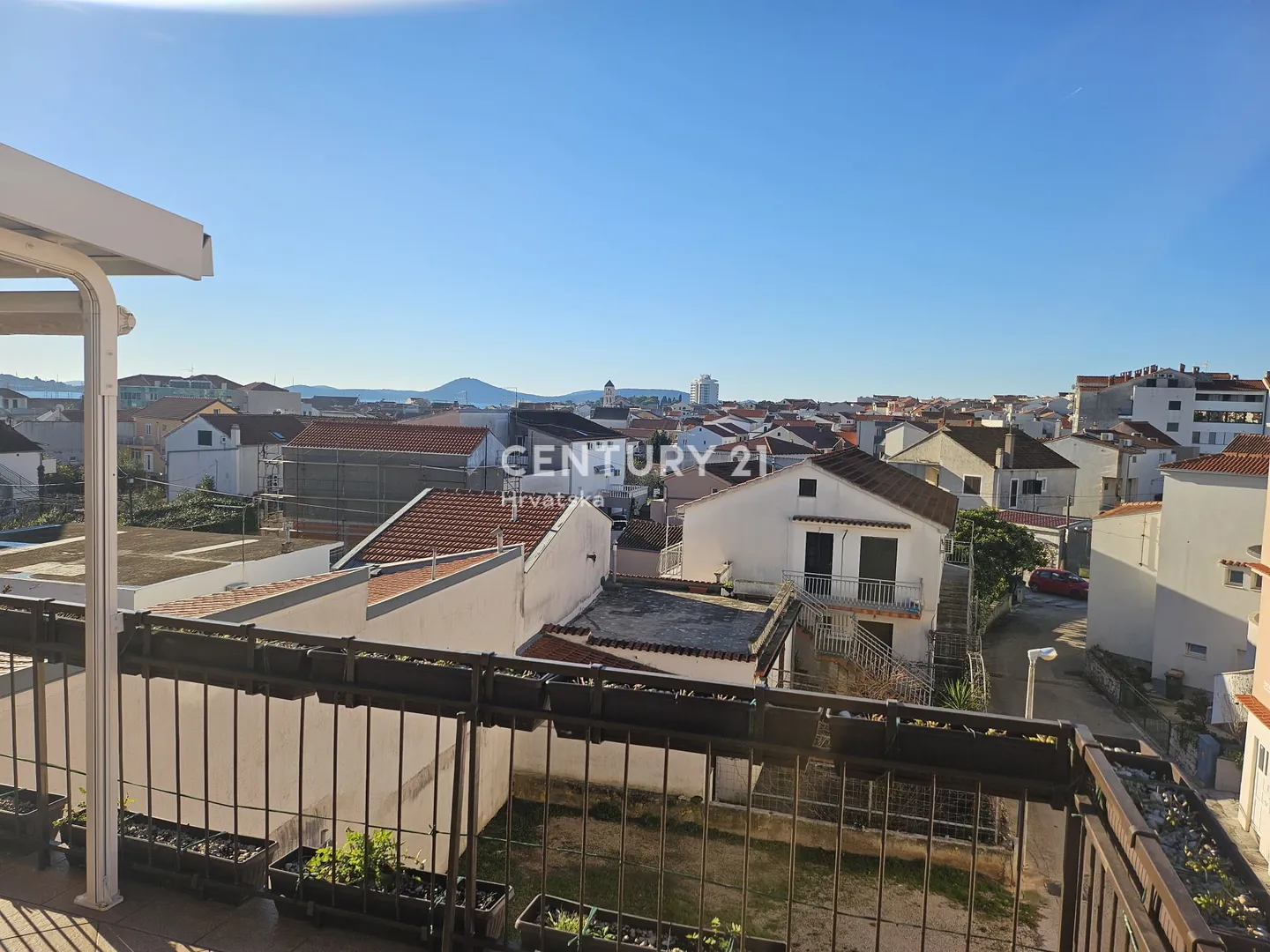 prodaja kuća u centru vodica (5 apartmana) – 278 m² - slika 48